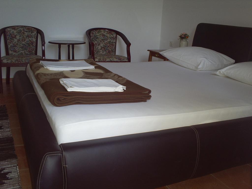 Apartmani Dado Ulcinj Esterno foto